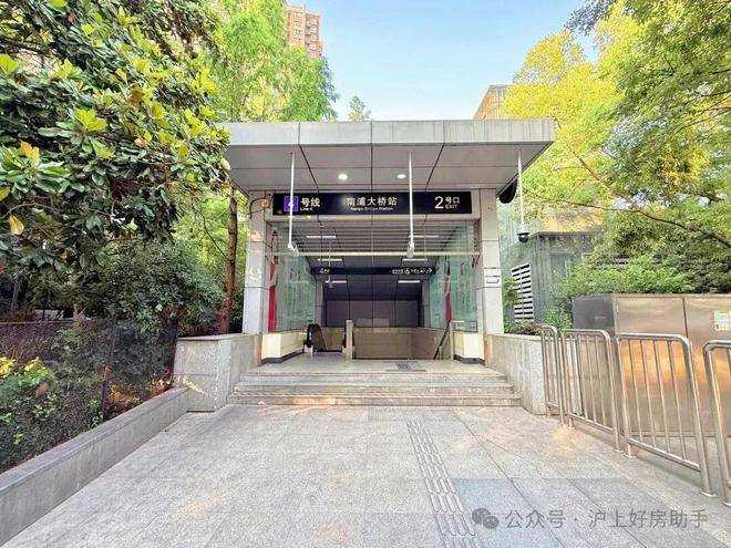 上海浦东楼盘百科→首页网站→楼盘百科→首页网站→处24小时热线电话尊龙凯时新版APP保利世博天悦售楼处电话→保利世博天悦售楼中心电线(图2)